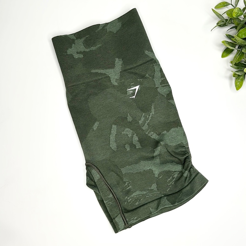 GYMSHARK— Camo Seamless Shorts 🦈